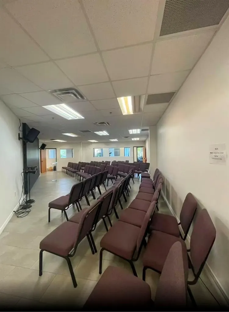 7075 Kingspointe Parkway Orlando FL 32819