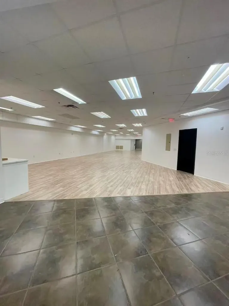 7075 Kingspointe Parkway Orlando FL 32819