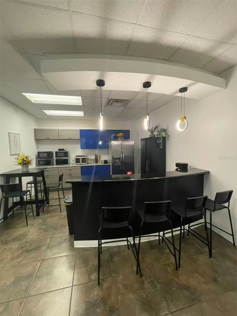 7075 Kingspointe Parkway Orlando FL 32819