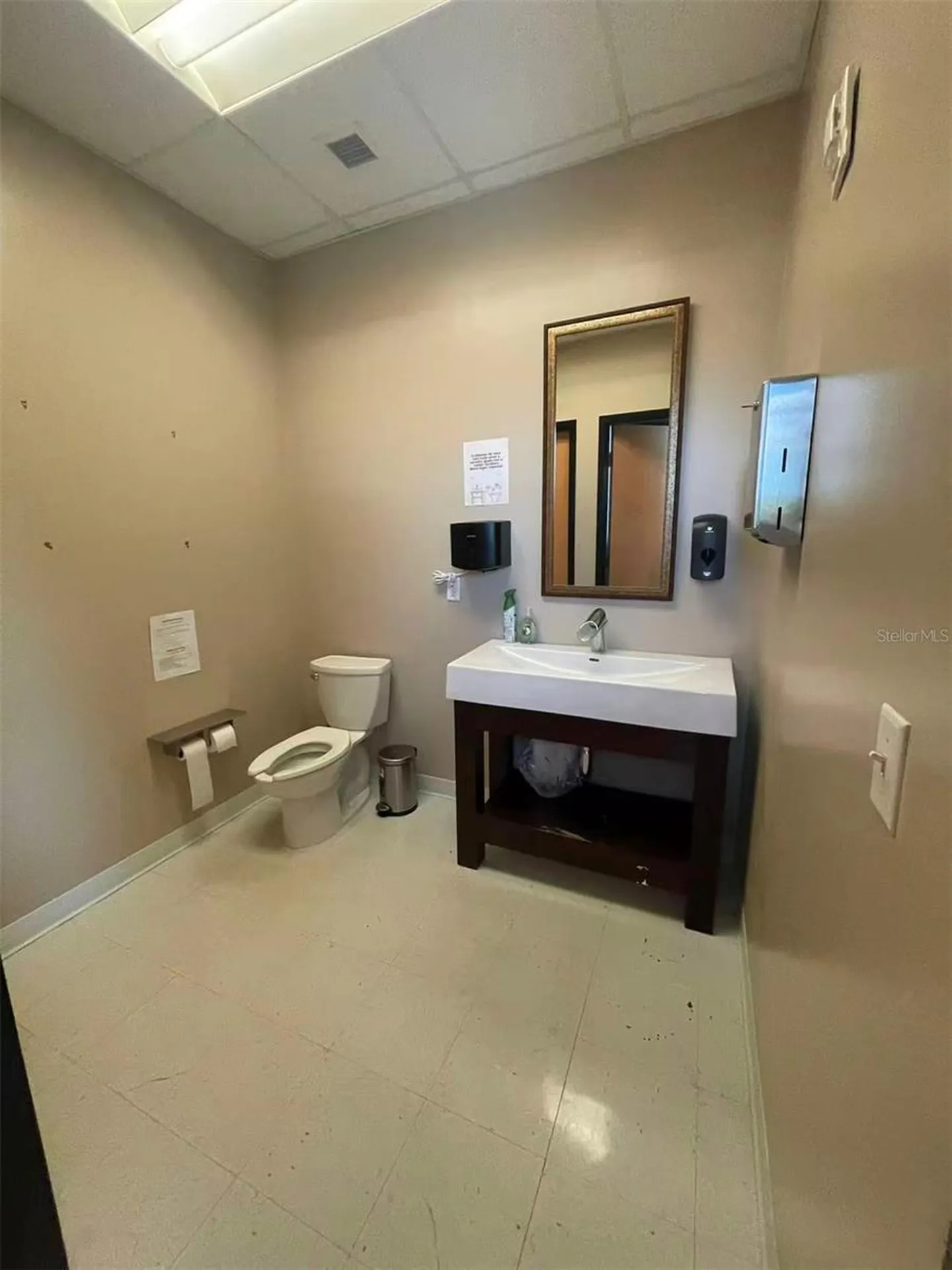 7075 Kingspointe Parkway Orlando FL 32819