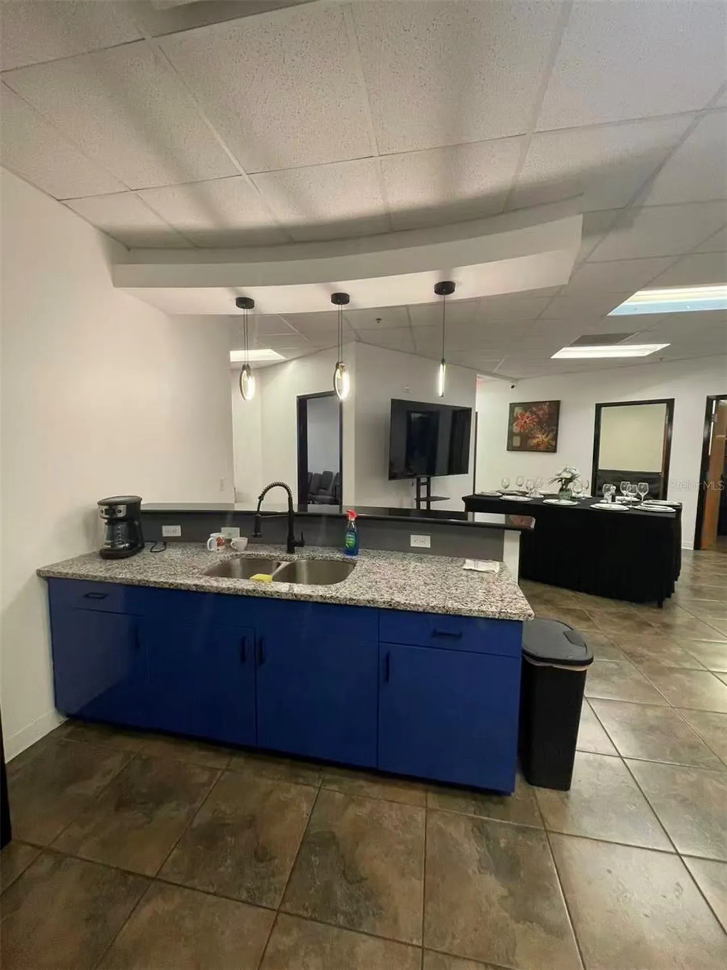 7075 Kingspointe Parkway Orlando FL 32819