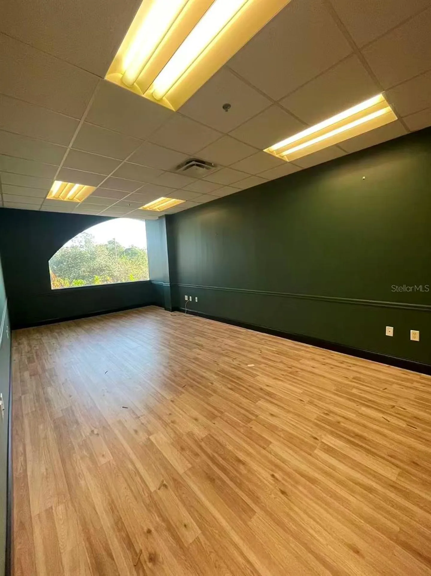 7075 Kingspointe Parkway Orlando FL 32819
