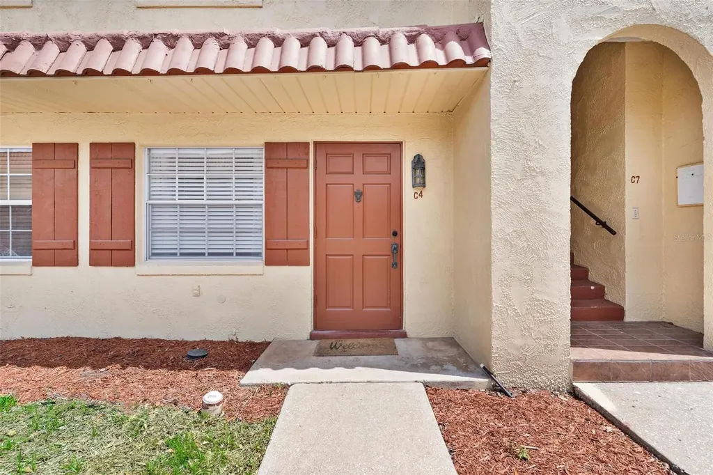 1112 W Main Street Leesburg FL 34748