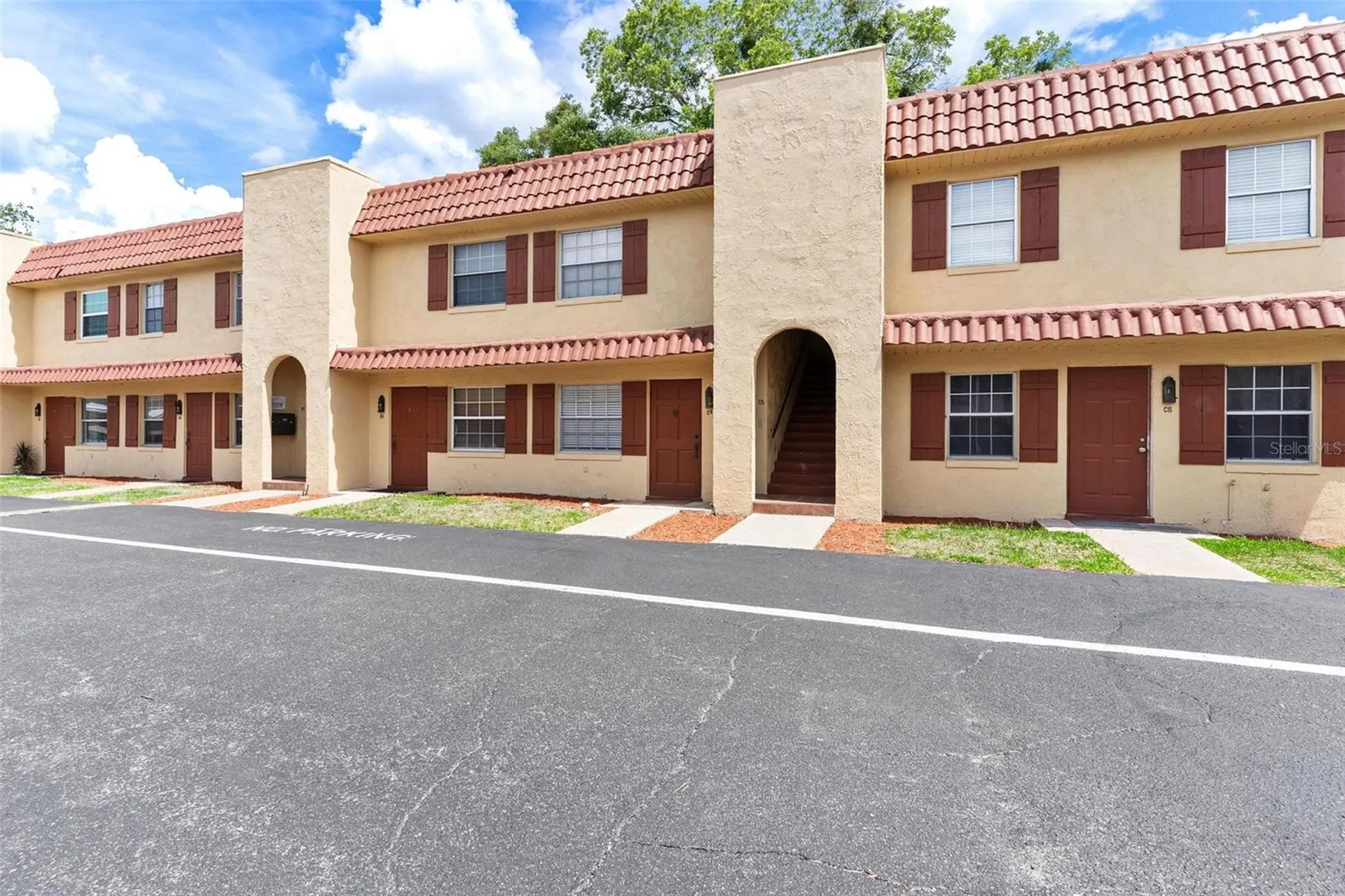 1112 W Main Street Leesburg FL 34748