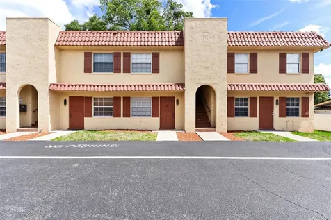 1112 W Main Street Leesburg FL 34748