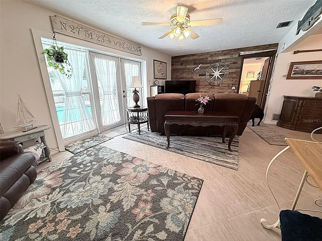 13569 91st Avenue Seminole FL 33776