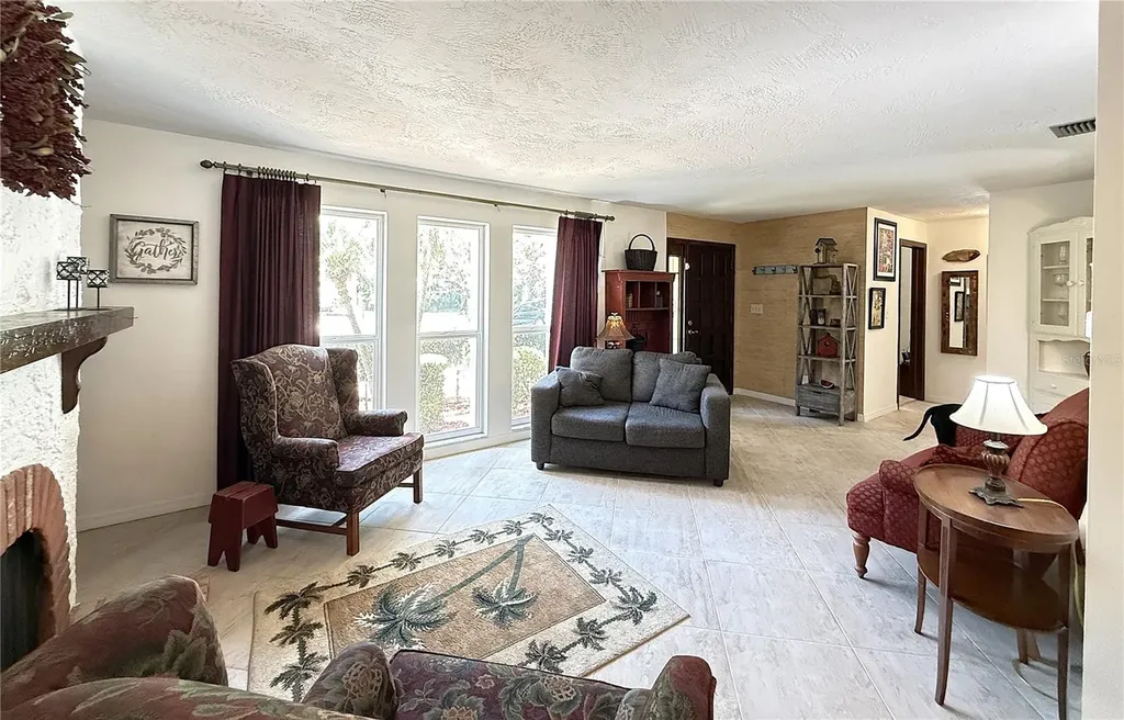 13569 91st Avenue Seminole FL 33776