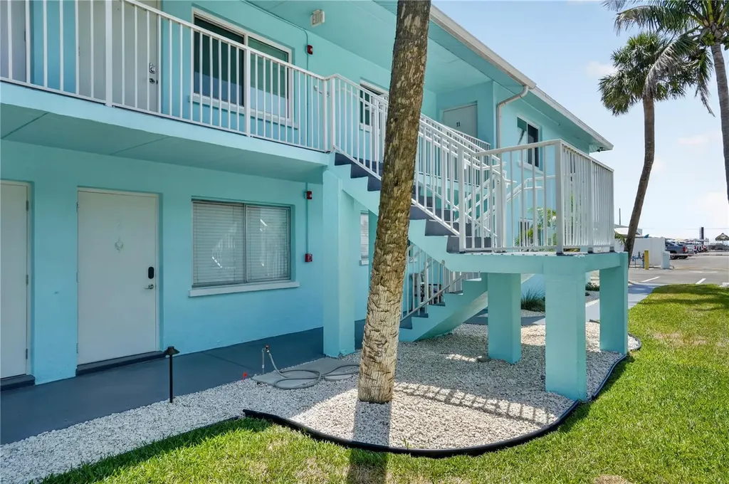 117 7th Street N Bradenton Beach FL 34217