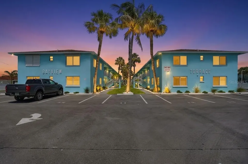 117 7th Street N Bradenton Beach FL 34217