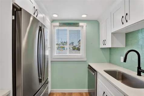 117 7th Street N Bradenton Beach FL 34217