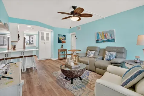 117 7th Street N Bradenton Beach FL 34217