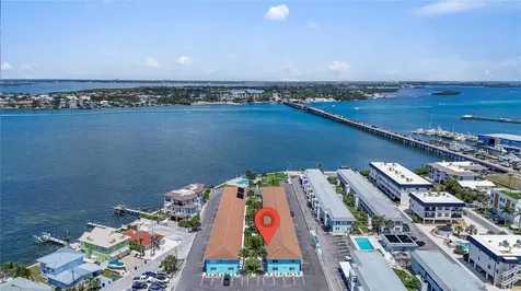 117 7th Street N Bradenton Beach FL 34217