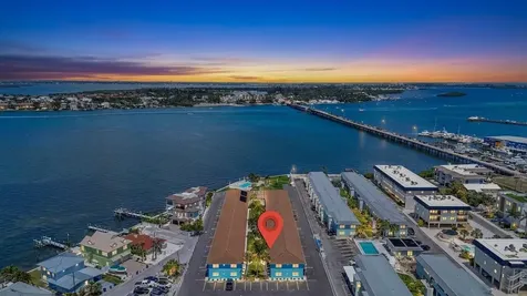 117 7th Street N Bradenton Beach FL 34217