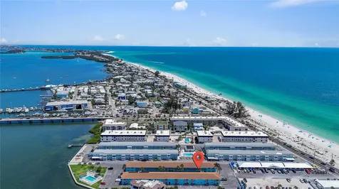 117 7th Street N Bradenton Beach FL 34217