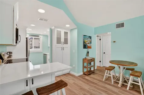 117 7th Street N Bradenton Beach FL 34217