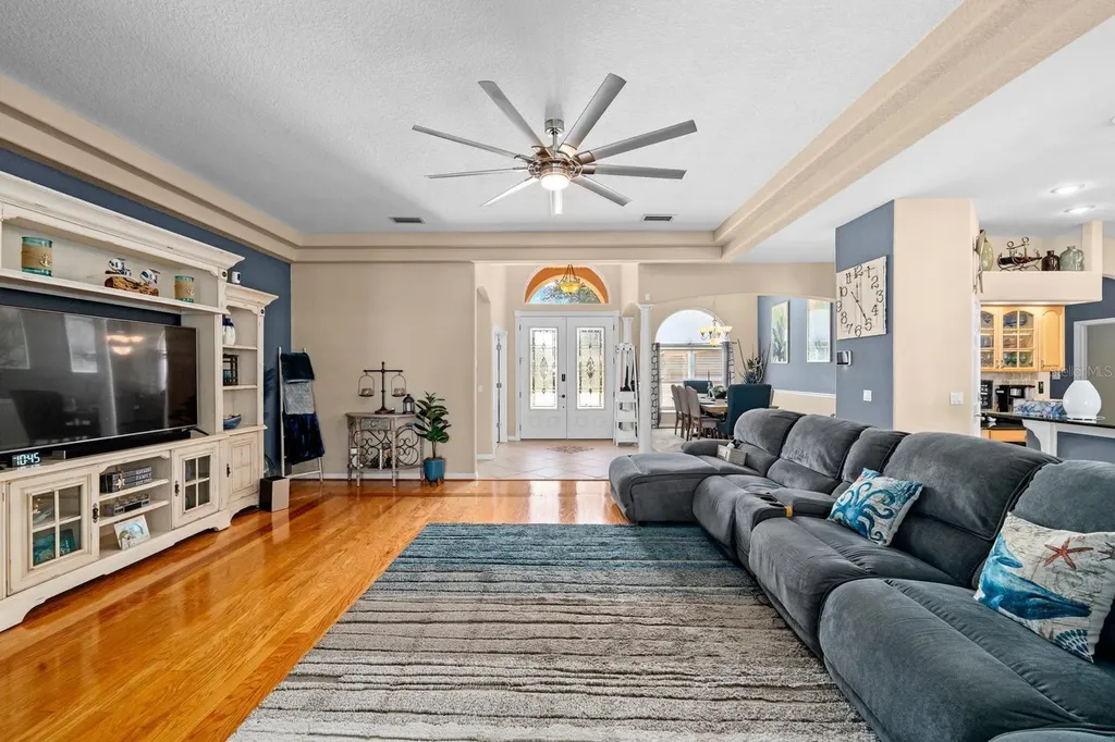 2305 Valrico Forest Drive Valrico FL 33594