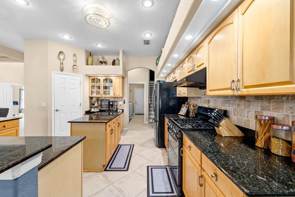 2305 Valrico Forest Drive Valrico FL 33594