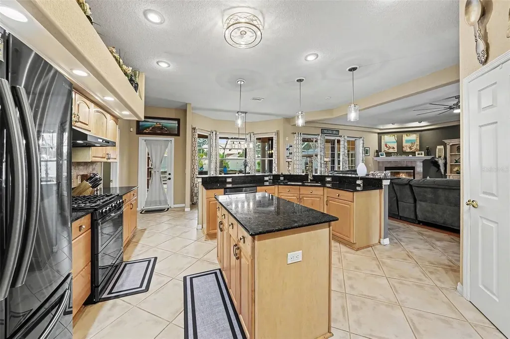 2305 Valrico Forest Drive Valrico FL 33594