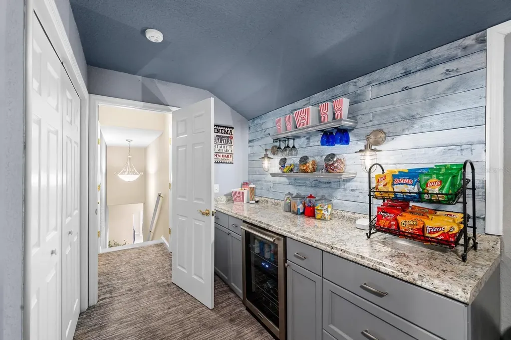 2305 Valrico Forest Drive Valrico FL 33594