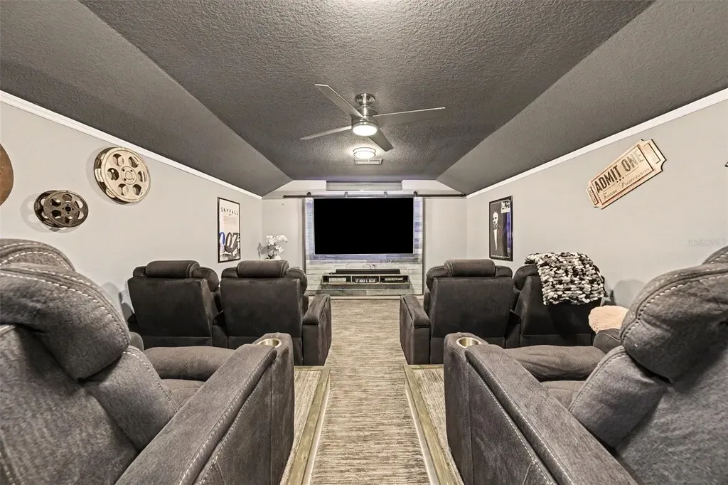 2305 Valrico Forest Drive Valrico FL 33594