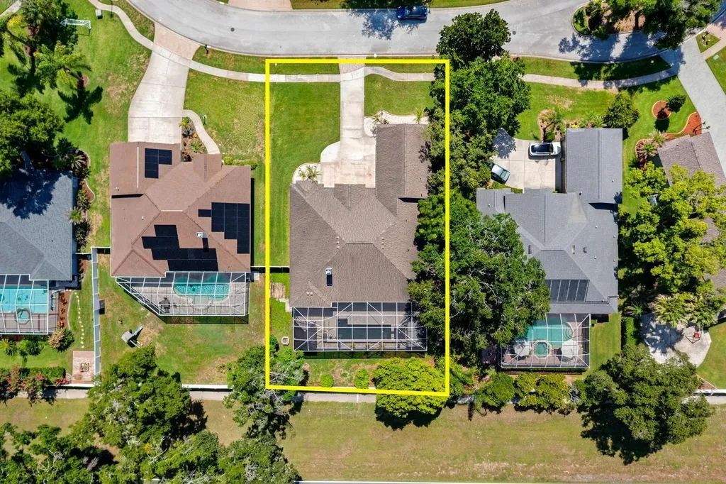 2305 Valrico Forest Drive Valrico FL 33594