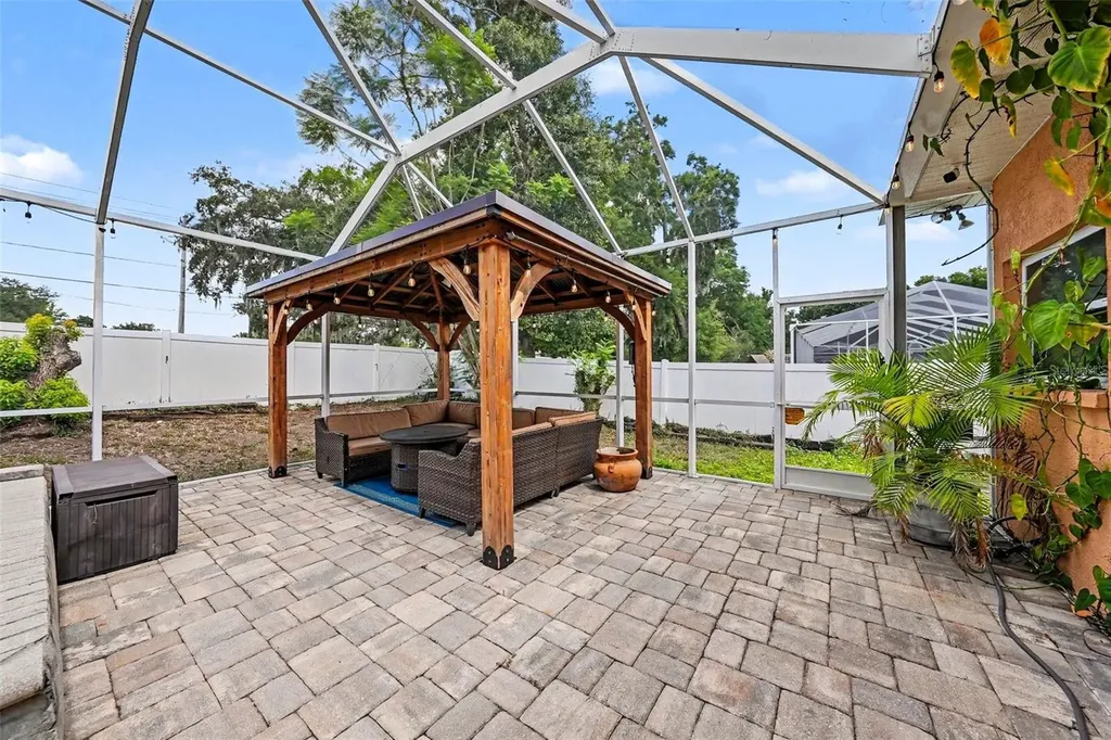 2305 Valrico Forest Drive Valrico FL 33594