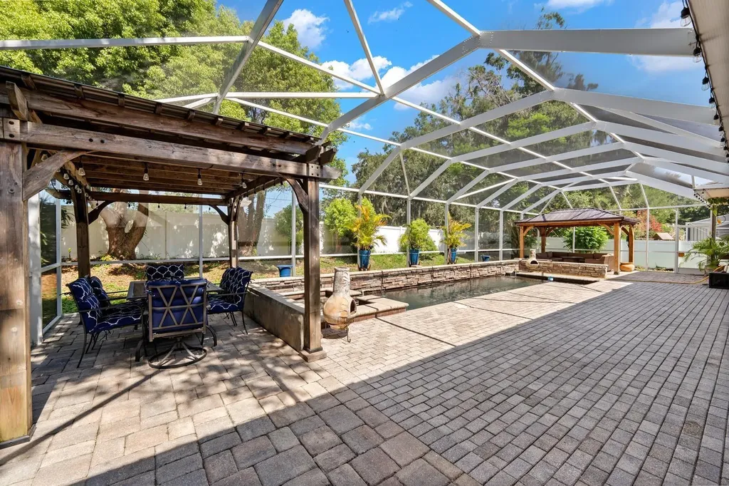 2305 Valrico Forest Drive Valrico FL 33594