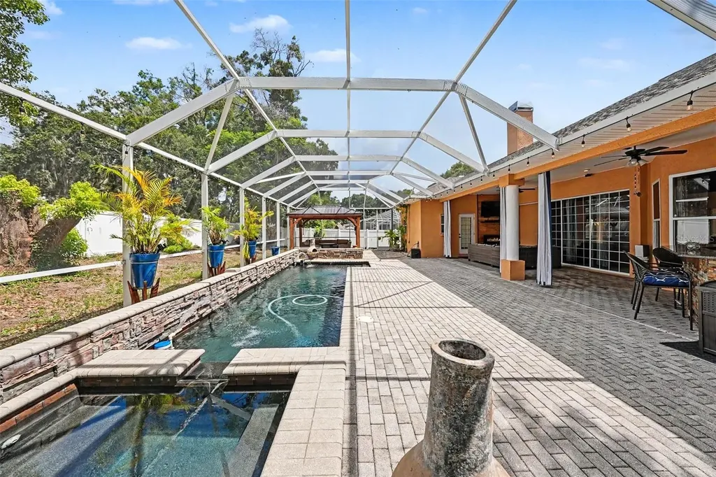 2305 Valrico Forest Drive Valrico FL 33594
