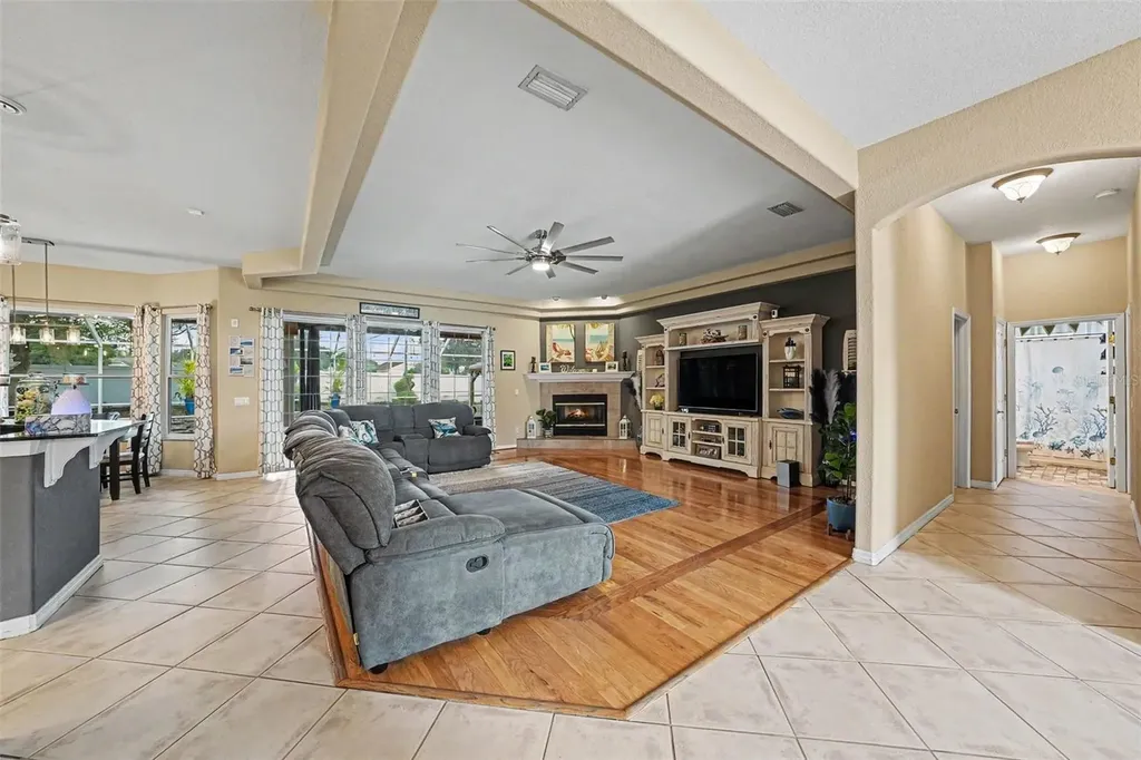 2305 Valrico Forest Drive Valrico FL 33594