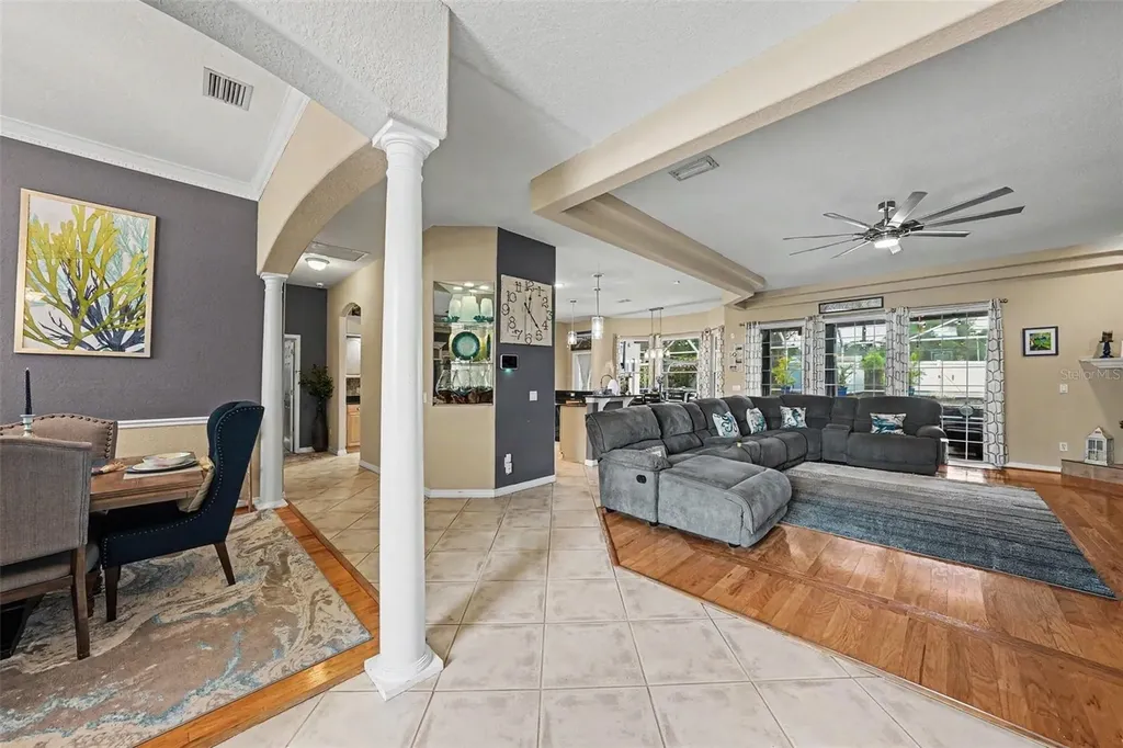 2305 Valrico Forest Drive Valrico FL 33594