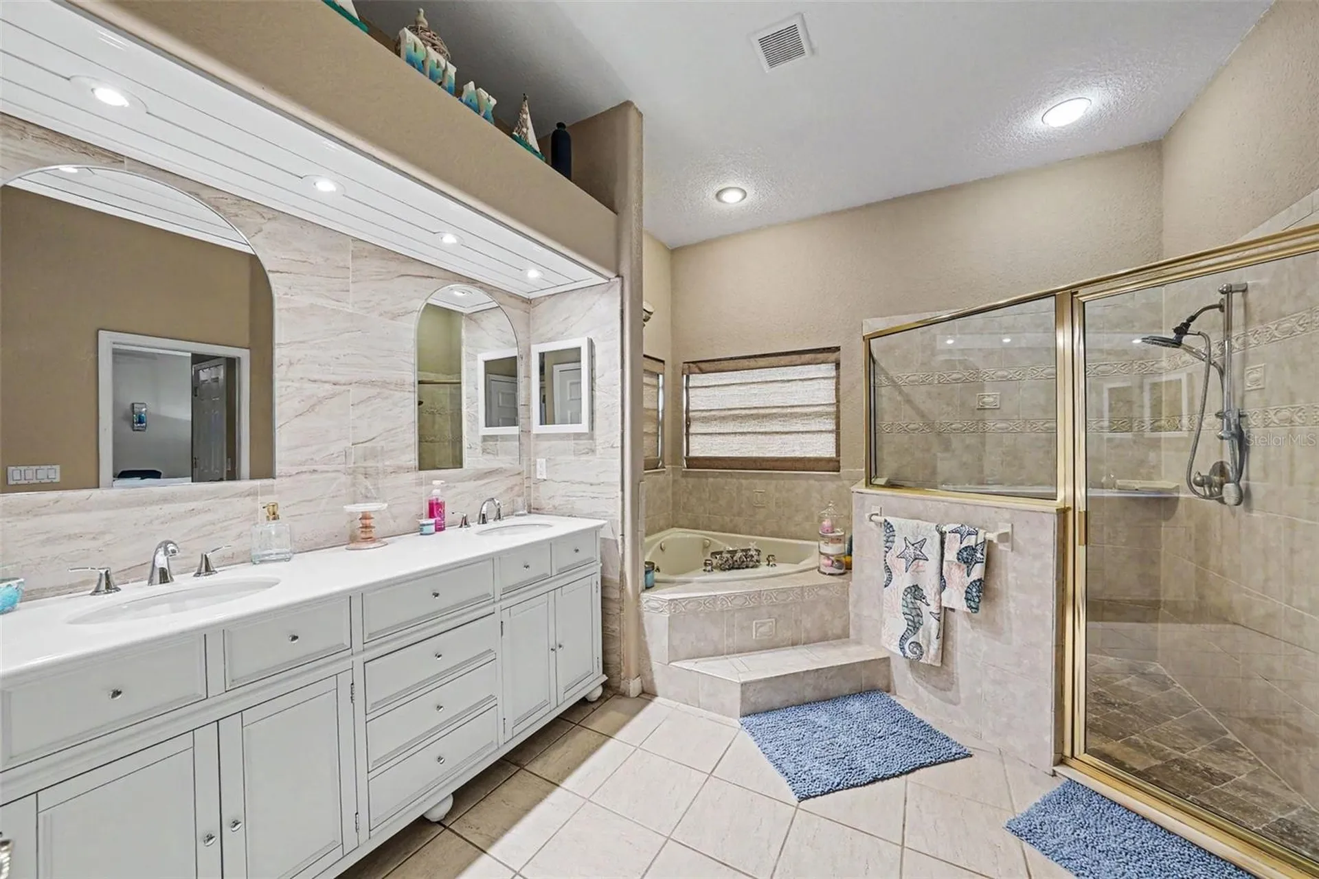 2305 Valrico Forest Drive Valrico FL 33594