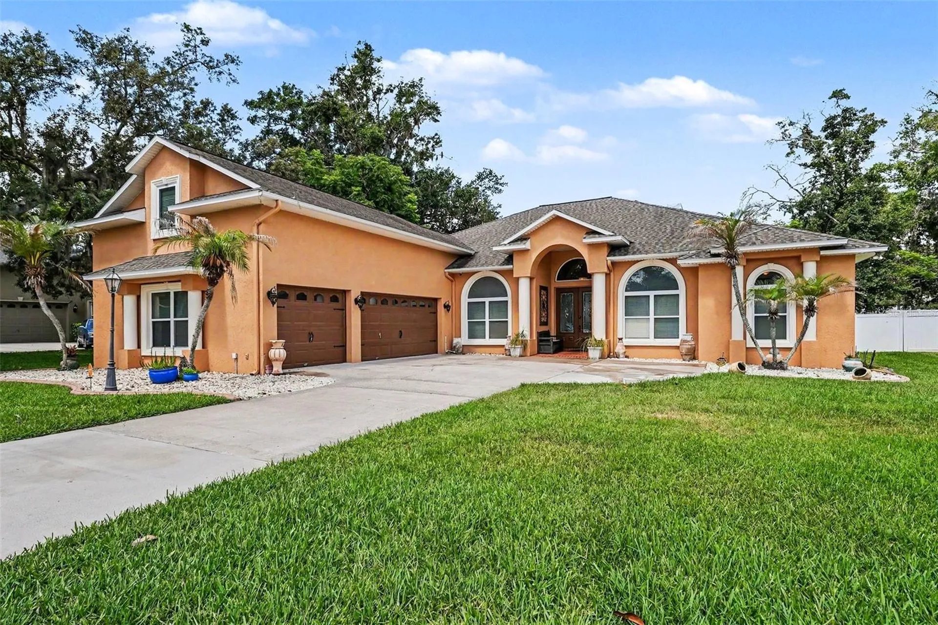 2305 Valrico Forest Drive Valrico FL 33594