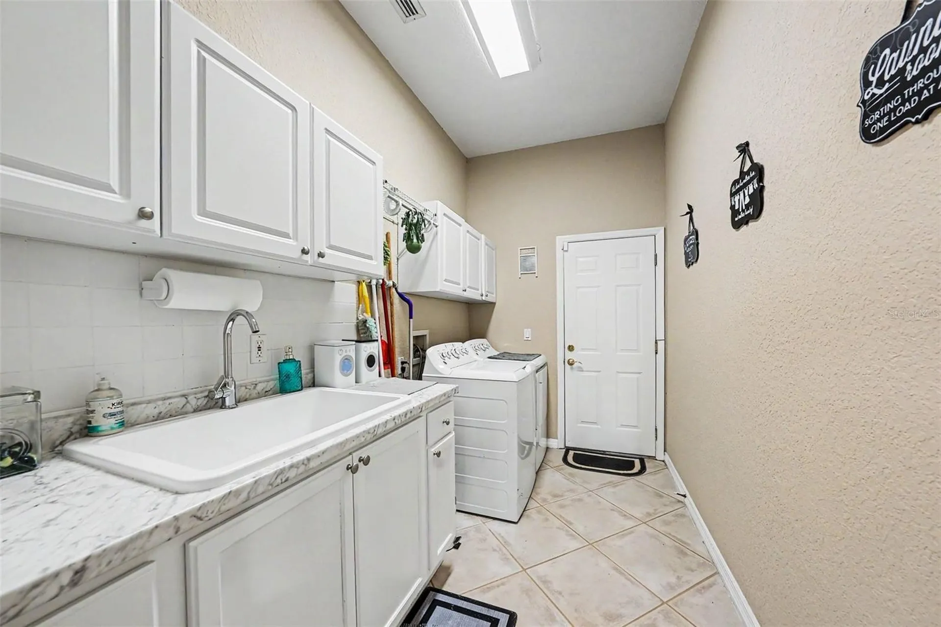 2305 Valrico Forest Drive Valrico FL 33594