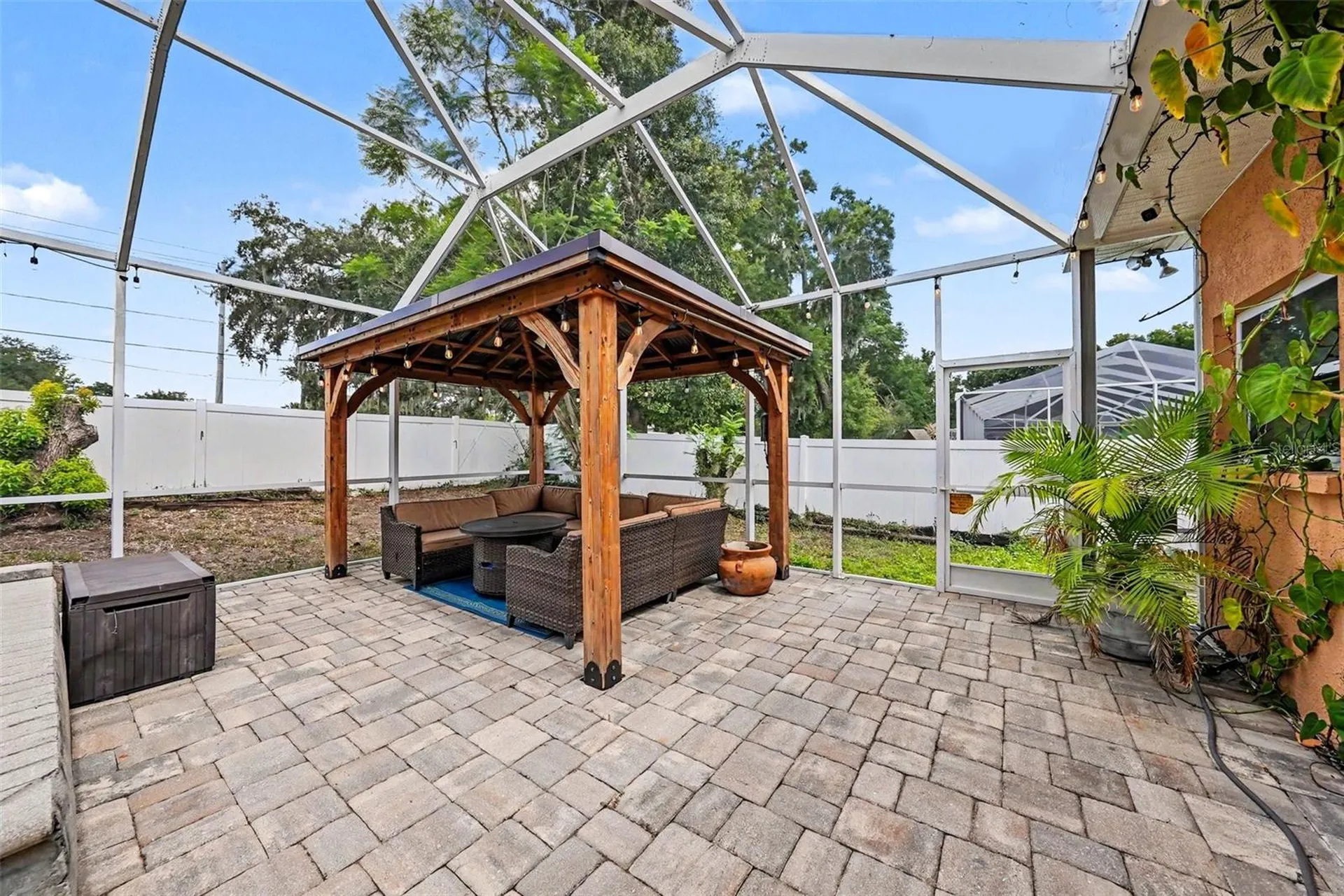 2305 Valrico Forest Drive Valrico FL 33594