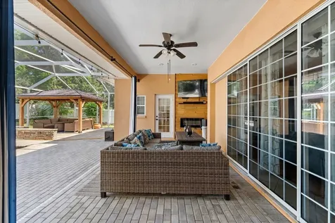 2305 Valrico Forest Drive Valrico FL 33594