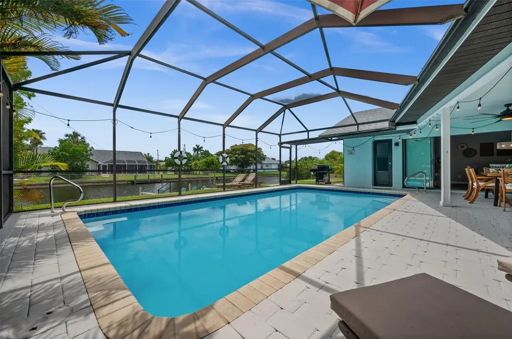 2102 SE 8th Street Cape Coral FL 33990