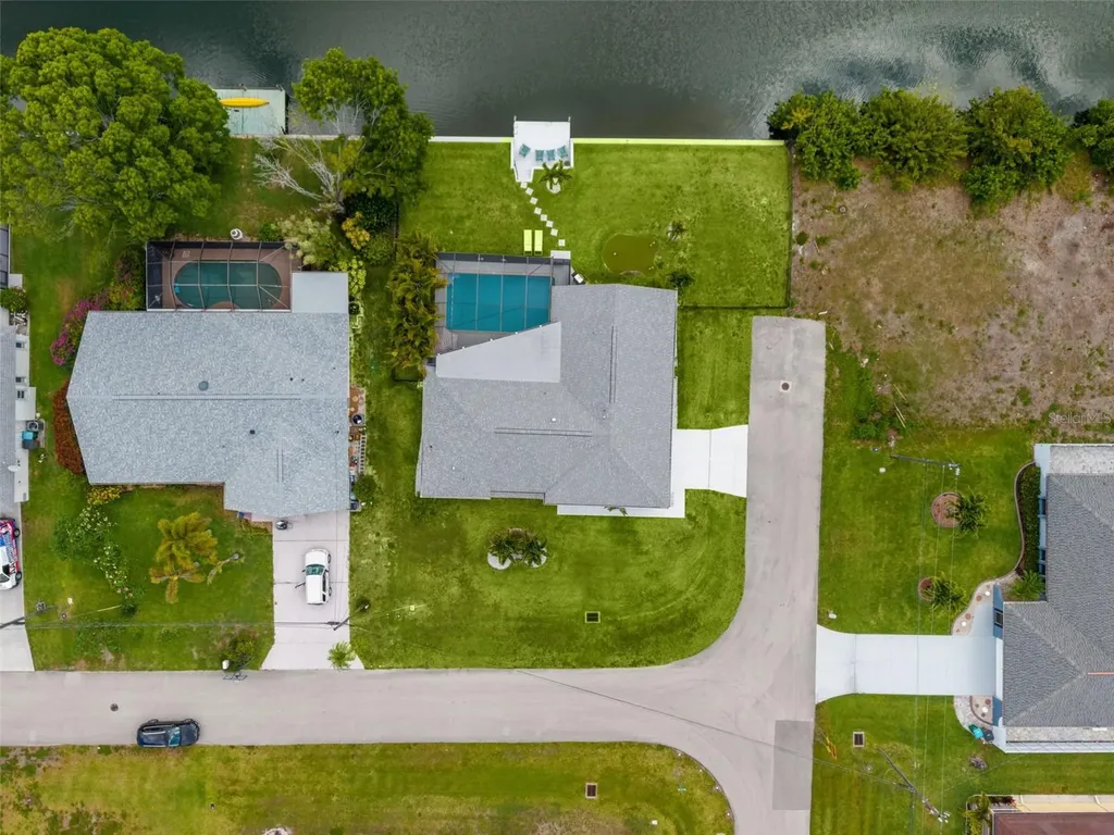2102 SE 8th Street Cape Coral FL 33990