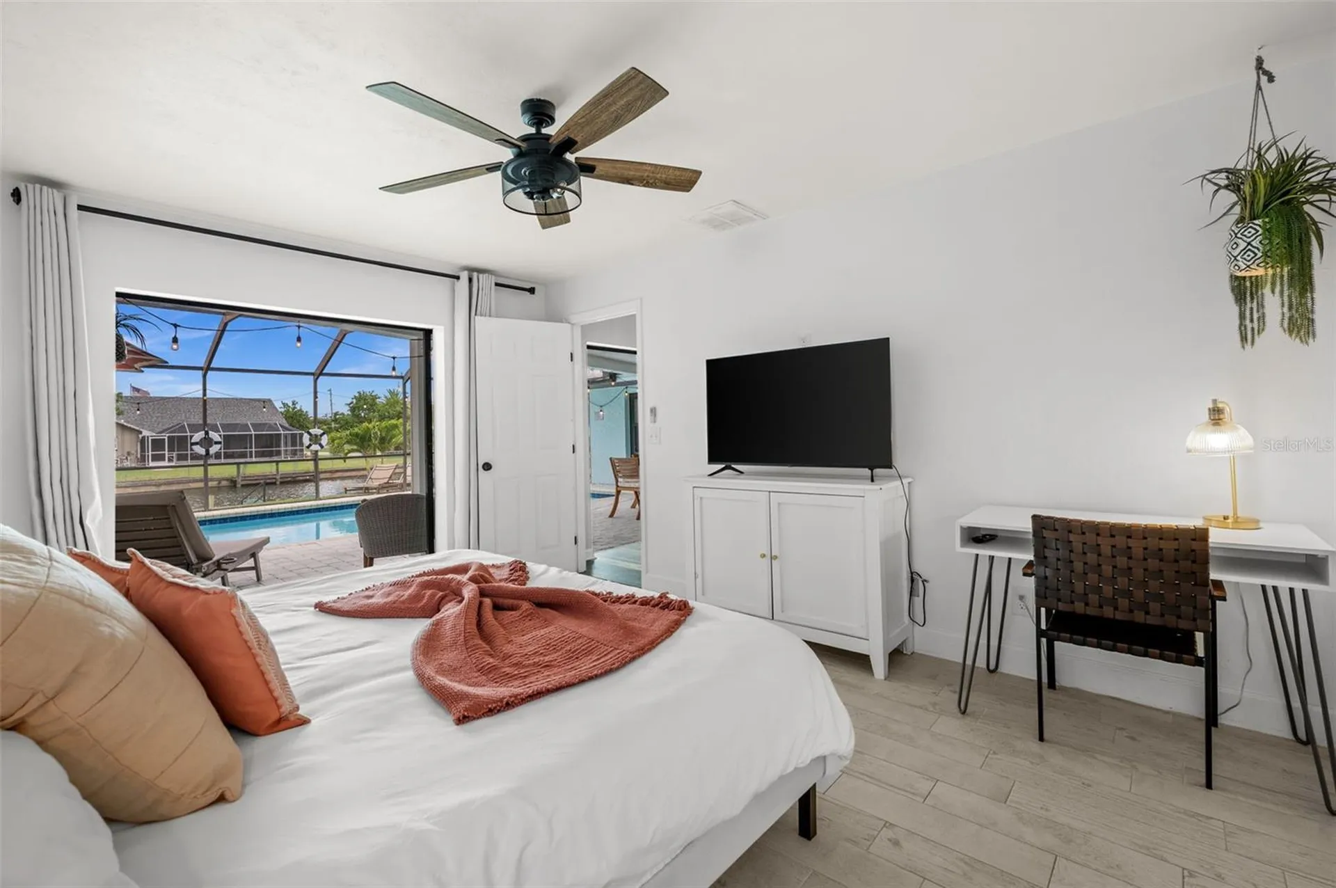 2102 SE 8th Street Cape Coral FL 33990