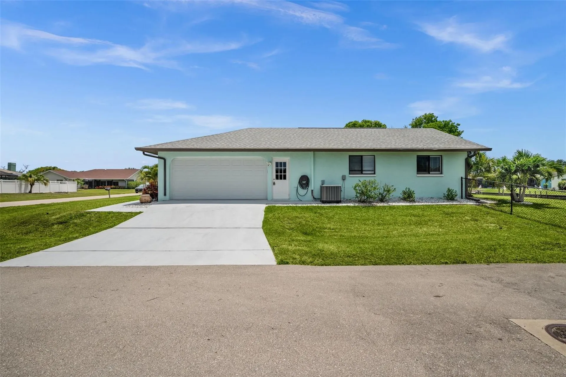 2102 SE 8th Street Cape Coral FL 33990