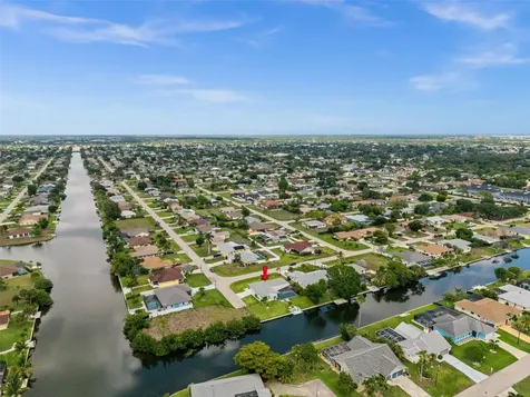 2102 SE 8th Street Cape Coral FL 33990