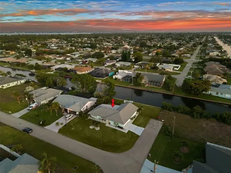 2102 SE 8th Street Cape Coral FL 33990