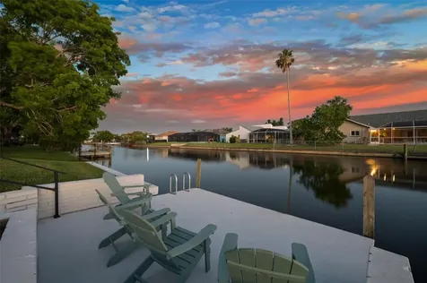 2102 SE 8th Street Cape Coral FL 33990