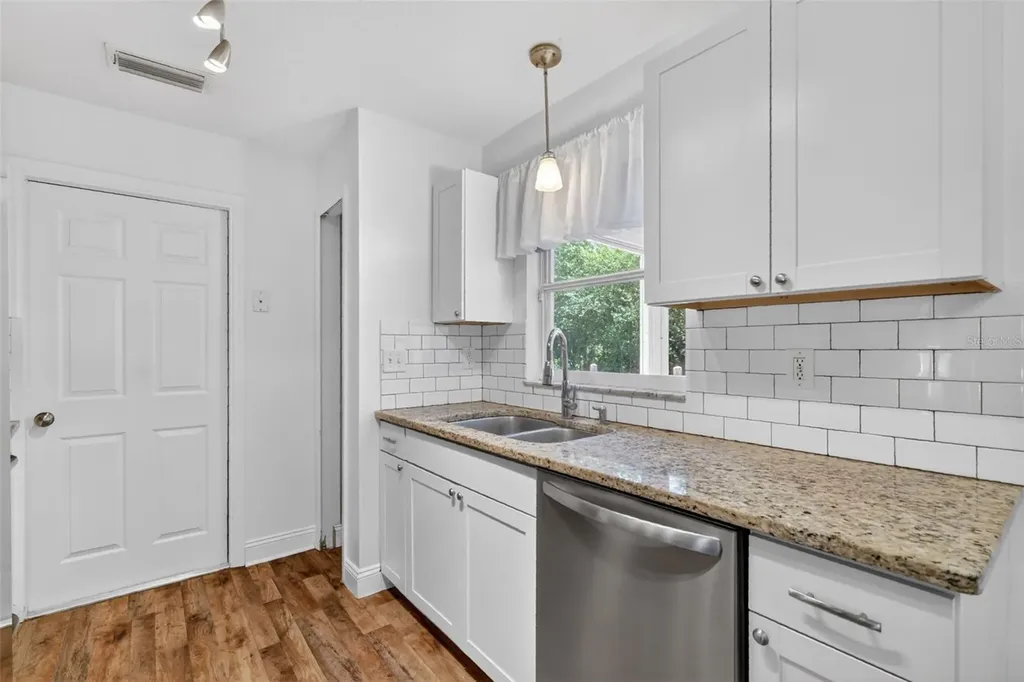 36 Bay Ridge Loop Mascotte FL 34753