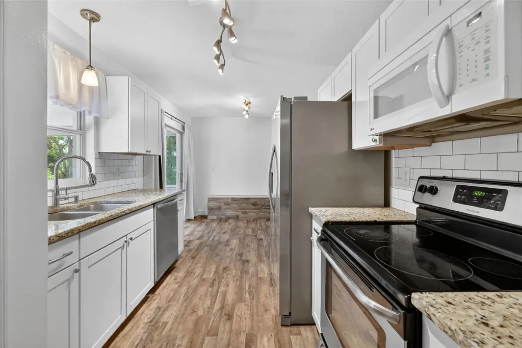 36 Bay Ridge Loop Mascotte FL 34753