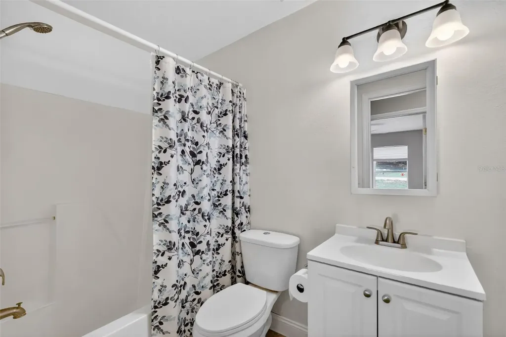 36 Bay Ridge Loop Mascotte FL 34753