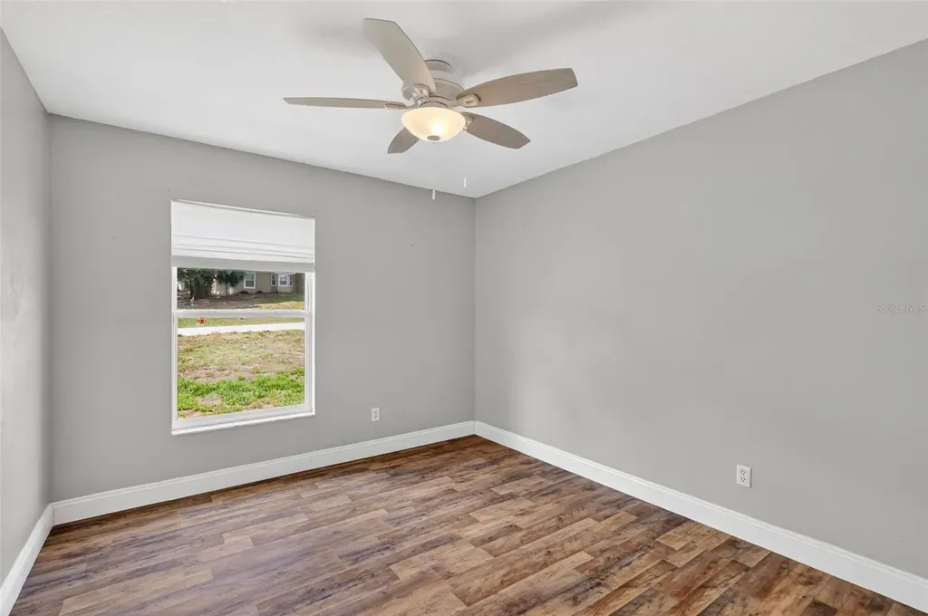 36 Bay Ridge Loop Mascotte FL 34753