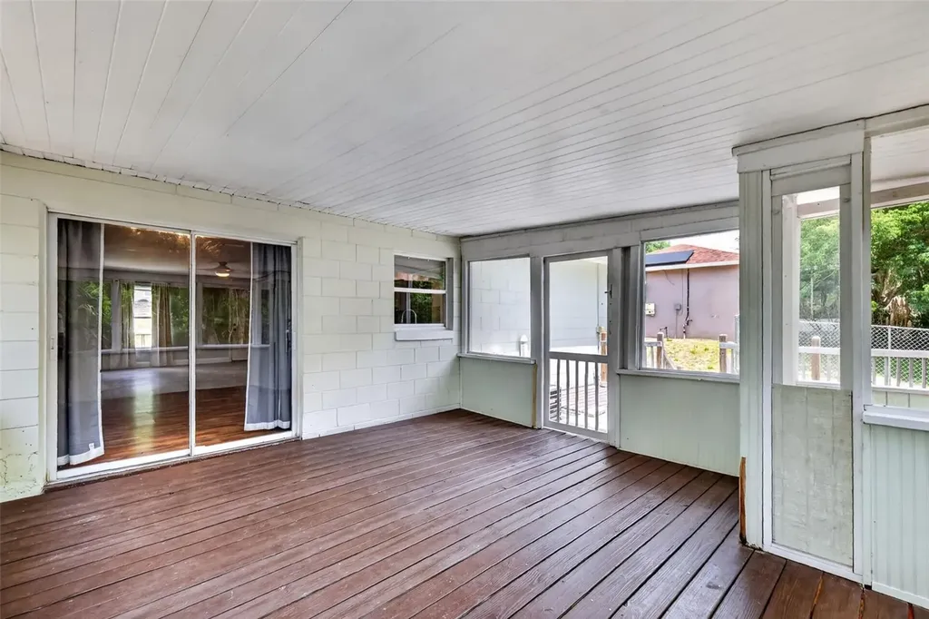 36 Bay Ridge Loop Mascotte FL 34753