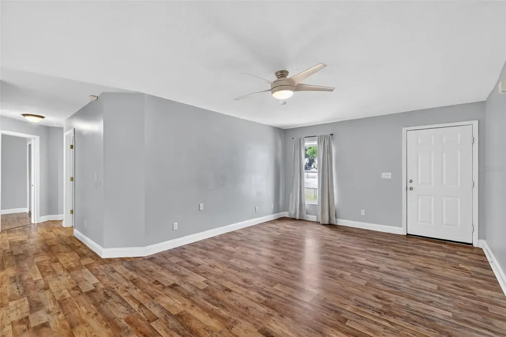 36 Bay Ridge Loop Mascotte FL 34753