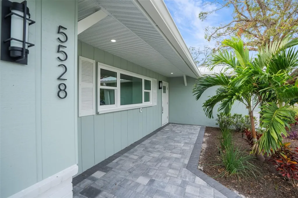 5528 Briarcliff Drive Sarasota FL 34232