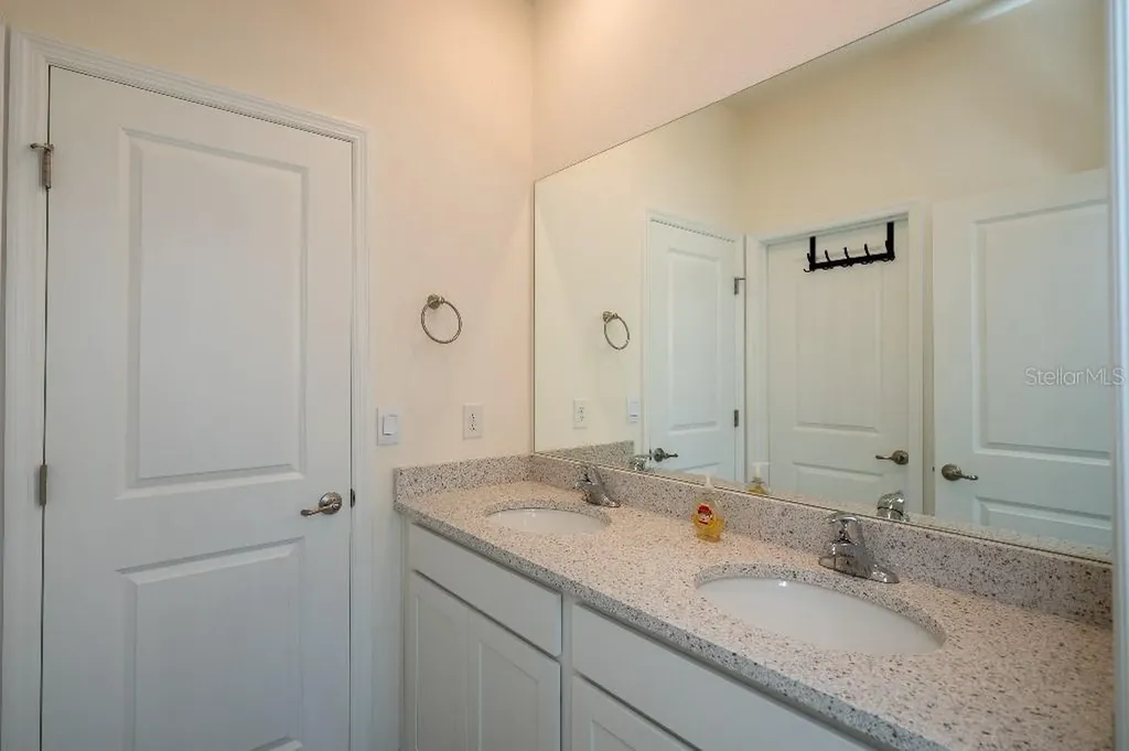 3115 Canopy Oak Boulevard Wildwood FL 34785